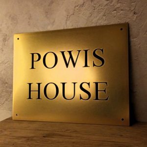 ΕΠΙΓΡΑΦΕΣ ΜΠΡΟΥΤΖΙΝΕΣ